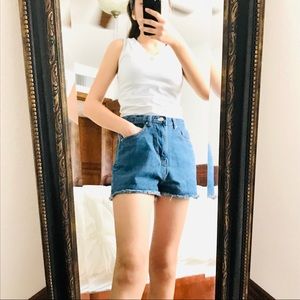 PRETTY LITTLE THING HIGH WAISTED RAW HEM SHORTS